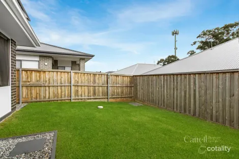 Property photo of 2/4 Caputar Way Lochinvar NSW 2321