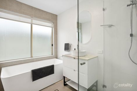 Property photo of 3 Veterans Parade Collaroy Plateau NSW 2097
