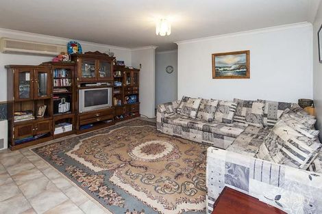 Property photo of 10 Ryde Close Warnbro WA 6169