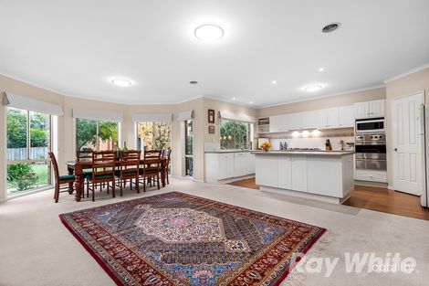 Property photo of 15 Avondale Grove Mount Waverley VIC 3149