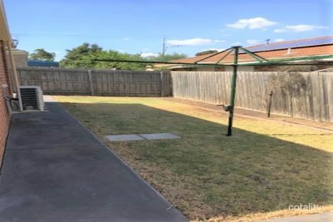 Property photo of 25 Chifley Circuit Burnside Heights VIC 3023