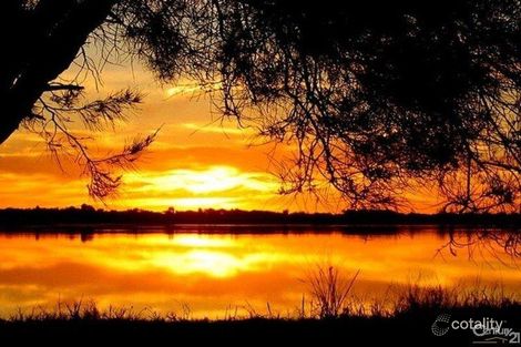 Property photo of 10 Coppin Place Australind WA 6233