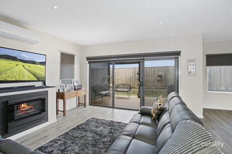 Property photo of 27 Golden Wattle Drive Mount Duneed VIC 3217