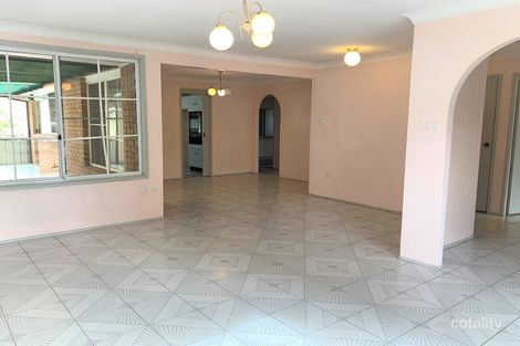Property photo of 2 Drayton Place Edensor Park NSW 2176