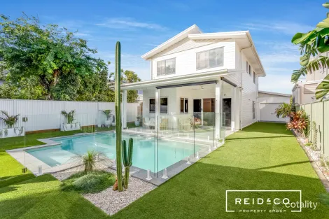 28 Jeays St, Scarborough, QLD 4020