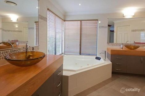 3 Eucalyptus Ct, Seventeen Mile Rocks, QLD 4073