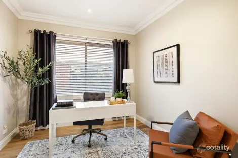Property photo of 4 Damask Place Niddrie VIC 3042