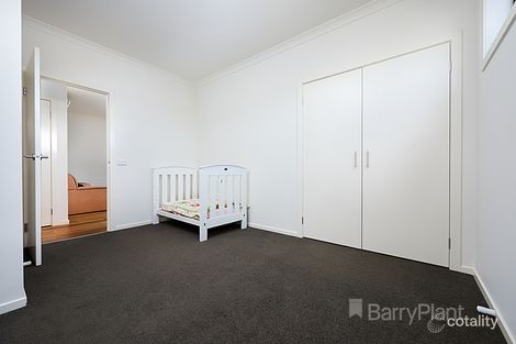 Property photo of 18 Bentley Lane Clyde North VIC 3978