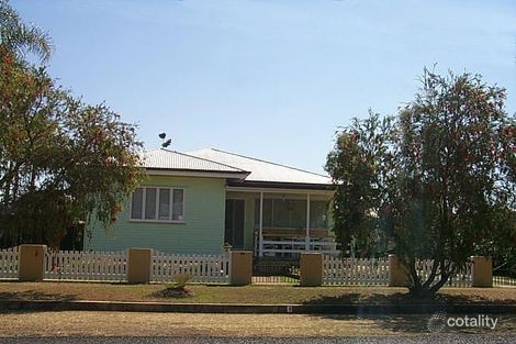 8 Glasgow St, Svensson Heights, QLD 4670