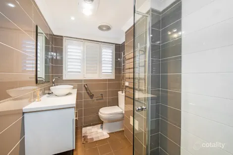 Property photo of 2/23 Masons Parade Point Frederick NSW 2250