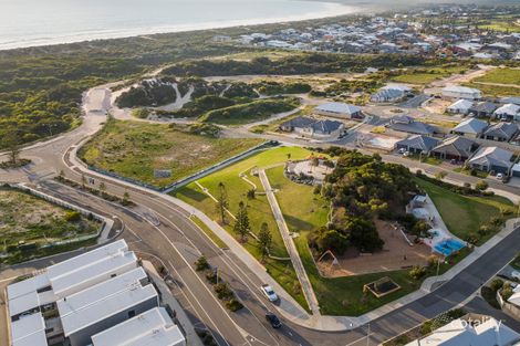 10 Ginrock Way, Golden Bay, WA 6174