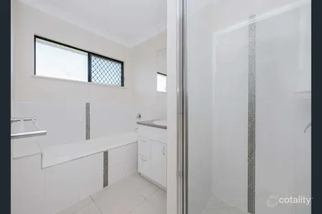 Property photo of 12 Kirrama Court Bushland Beach QLD 4818