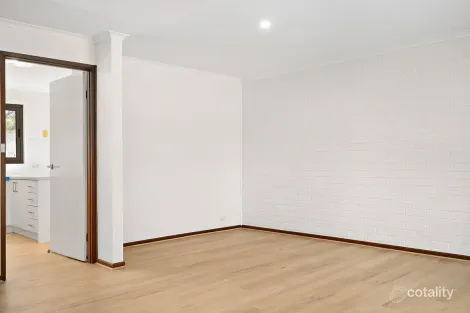 Property photo of 14 Brownlow Place Holt ACT 2615