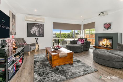 Property photo of 2 River Gum Place Sandhurst VIC 3977