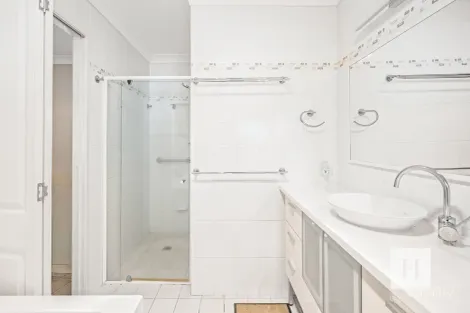Property photo of 4 Teal Close Green Point NSW 2251