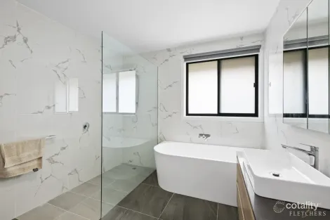 Property photo of 2 Ercil Street Wendouree VIC 3355