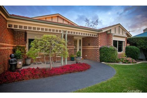 Property photo of 18 Spring Circuit Pakenham VIC 3810