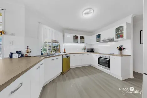 Property photo of 17 Columbia Drive Beachmere QLD 4510