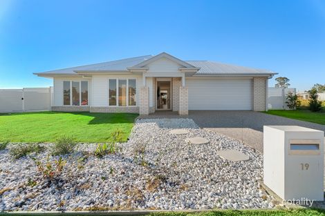 19 Olaf Rd, Pialba, QLD 4655
