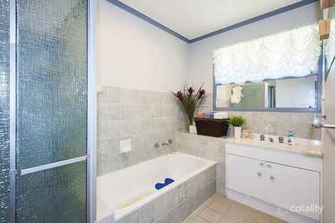 Property photo of 2 Appletree Drive Mill Park VIC 3082