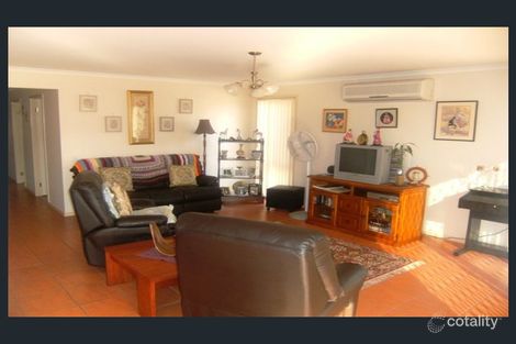 Property photo of 51 Wyperfeld Circuit Caroline Springs VIC 3023