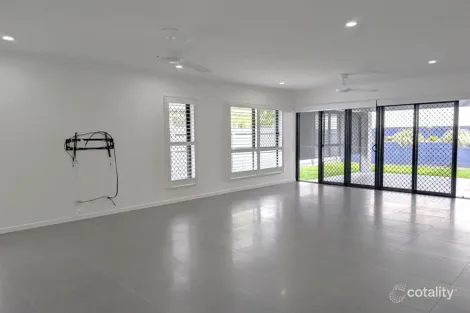 Property photo of 62 Oxbow Loop Redlynch QLD 4870