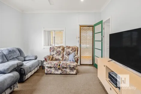 Property photo of 11 Melrose Avenue Gorokan NSW 2263