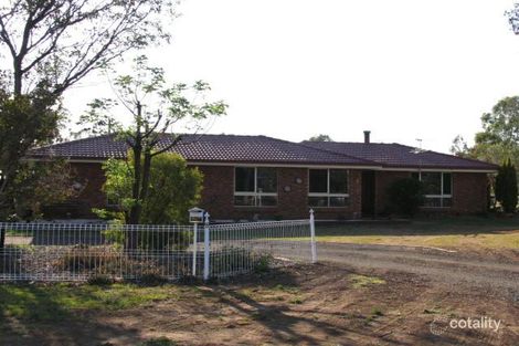 7 Belcher St, Oakey, QLD 4401