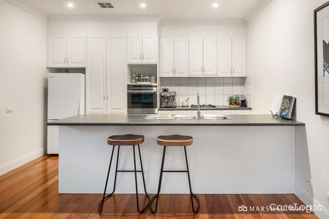 Property photo of 1 Selleck Lane Glen Iris VIC 3146