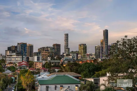 Property photo of 92 Dornoch Terrace Highgate Hill QLD 4101