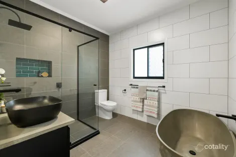 Property photo of 8 Lendrum Street Newtown QLD 4350