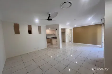 Property photo of 18 Diamantina Crescent Fitzgibbon QLD 4018