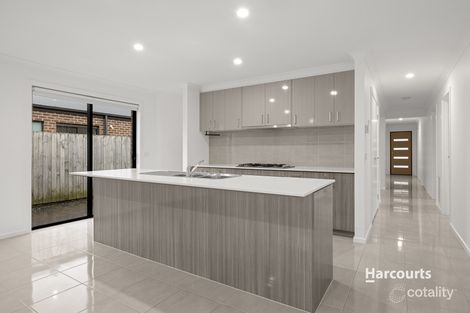 Property photo of 16 Gary Avenue Drouin VIC 3818
