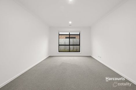 Property photo of 16 Gary Avenue Drouin VIC 3818