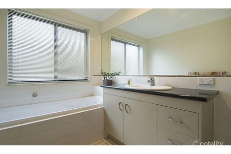 Property photo of 9 Hastings Close Calamvale QLD 4116