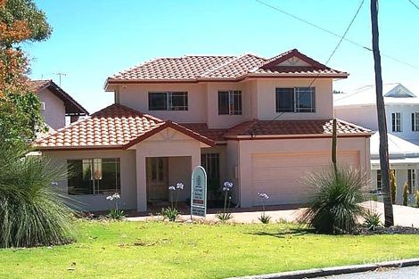 1a Hough Rd, Attadale, WA 6156