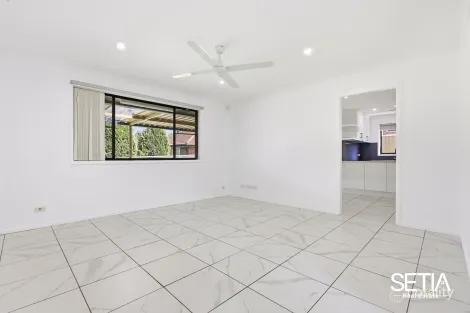 Property photo of 11 Armitage Drive Glendenning NSW 2761