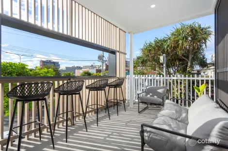 1/12 Seventh Ave, Palm Beach, QLD 4221