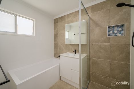 Property photo of 21 Hibiscus Avenue Kin Kora QLD 4680