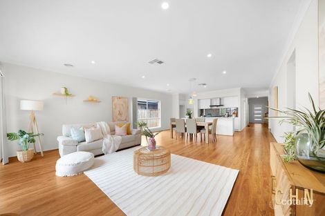 Property photo of 18 Chamberlain Way Williams Landing VIC 3027