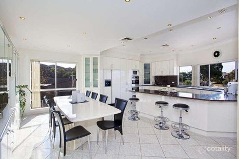 Property photo of 5 Avalon Close Bossley Park NSW 2176
