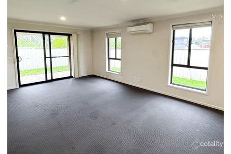 Property photo of 25 Sunvale Crescent Estella NSW 2650
