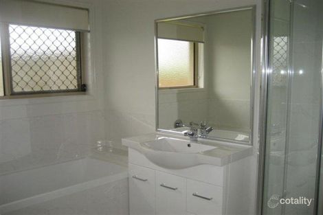 Property photo of 32 Treetop Place Manly West QLD 4179