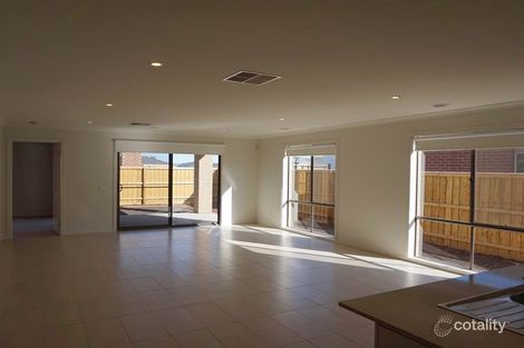 Property photo of 16 Coorabin Way Werribee VIC 3030