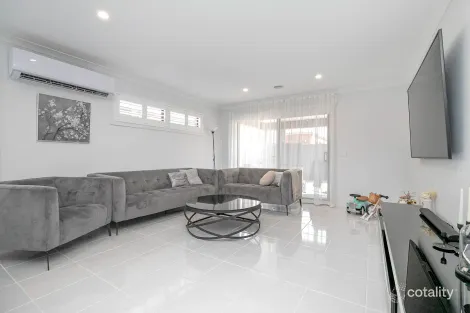 Property photo of 5 Reston Way Strathtulloh VIC 3338