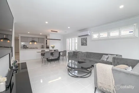 Property photo of 5 Reston Way Strathtulloh VIC 3338