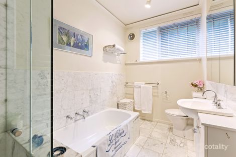 Property photo of 1/16 Tintern Avenue Toorak VIC 3142