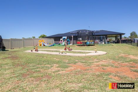 Property photo of 8 Landsborough Close Westdale NSW 2340
