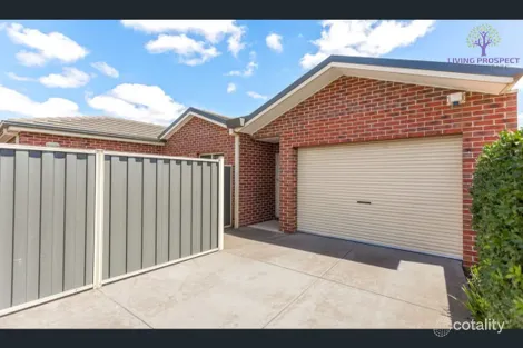 2/3 Buckingham Dr, Werribee, VIC 3030