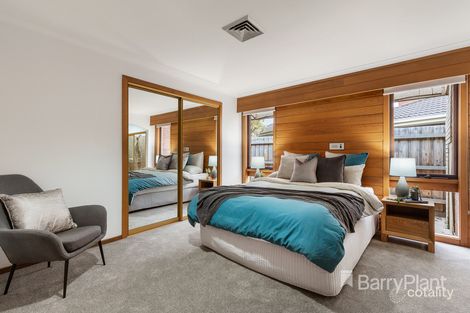 2 Hamlet Pl, Dingley Village, VIC 3172